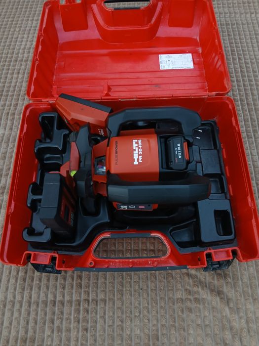 Nivelă laser rotativă Hilti PR 30-HVS, ca NOUĂ