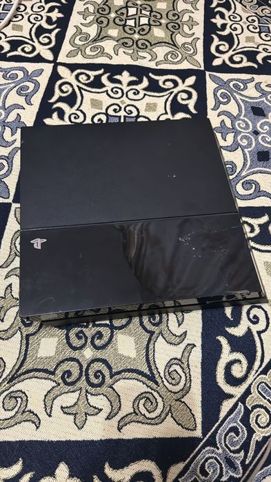 Продается PlayStation 4