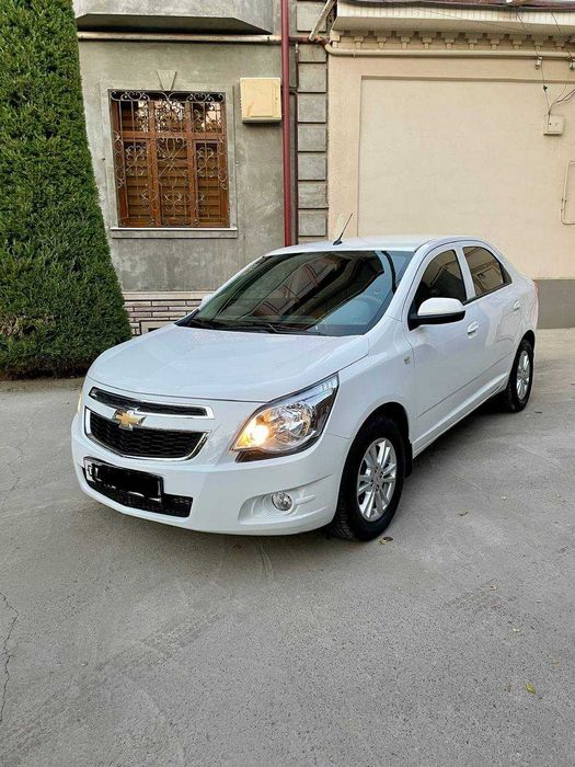Chevrolet Cobalt Automatik, 2024 года выпуска.