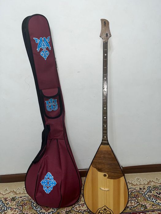 Продам домбыру почти новая