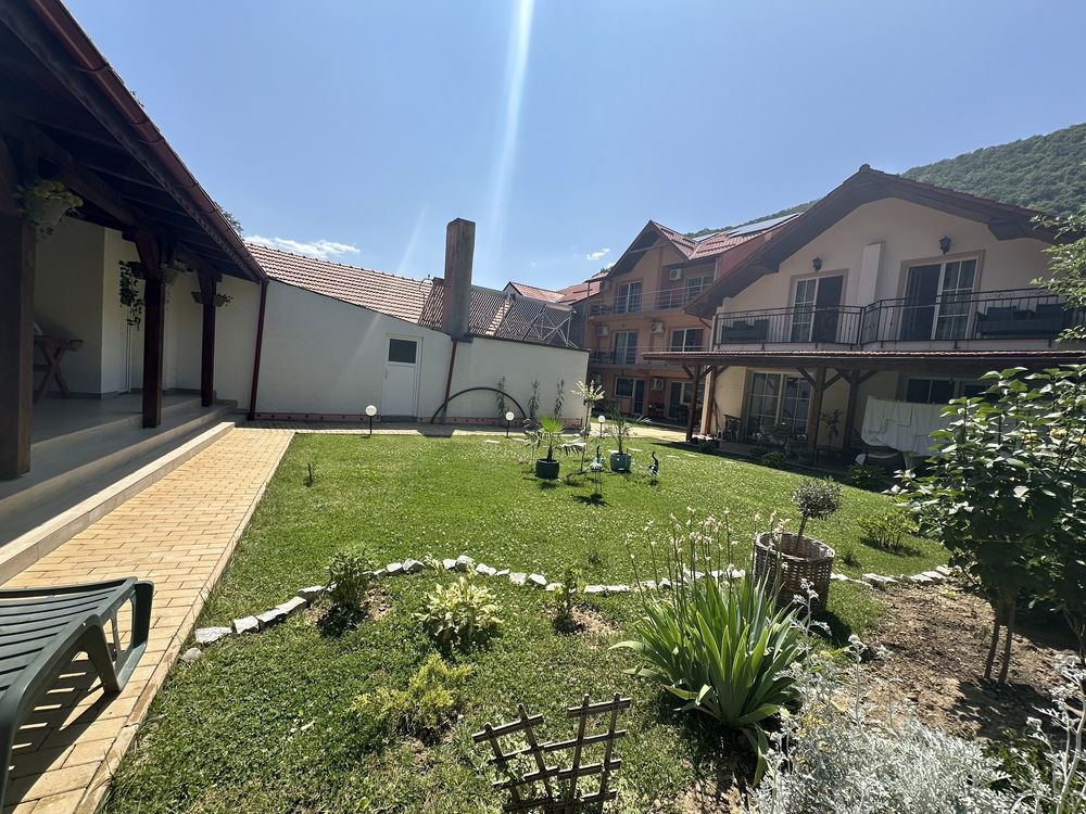 Vina ANA oferă camere duble cu baie proprie