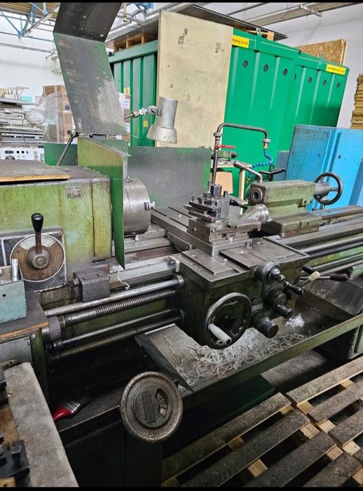 Vând strung în perfecta stare