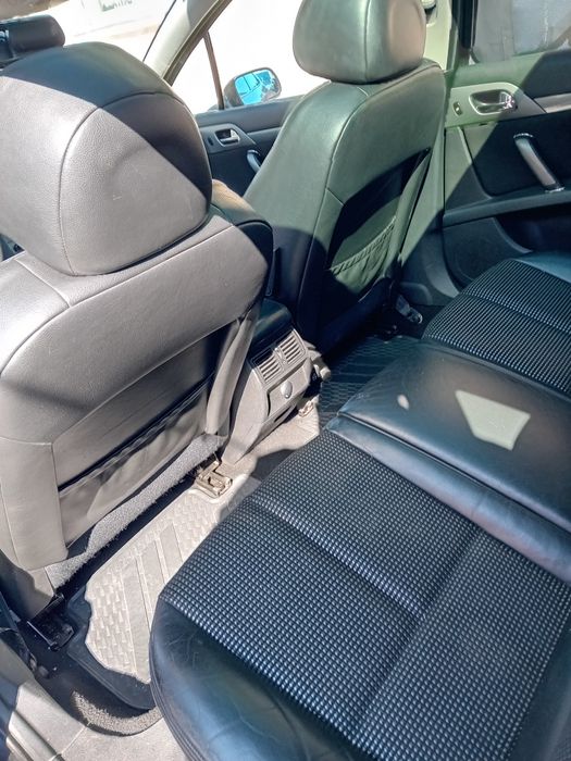 Vand peugeot 407..