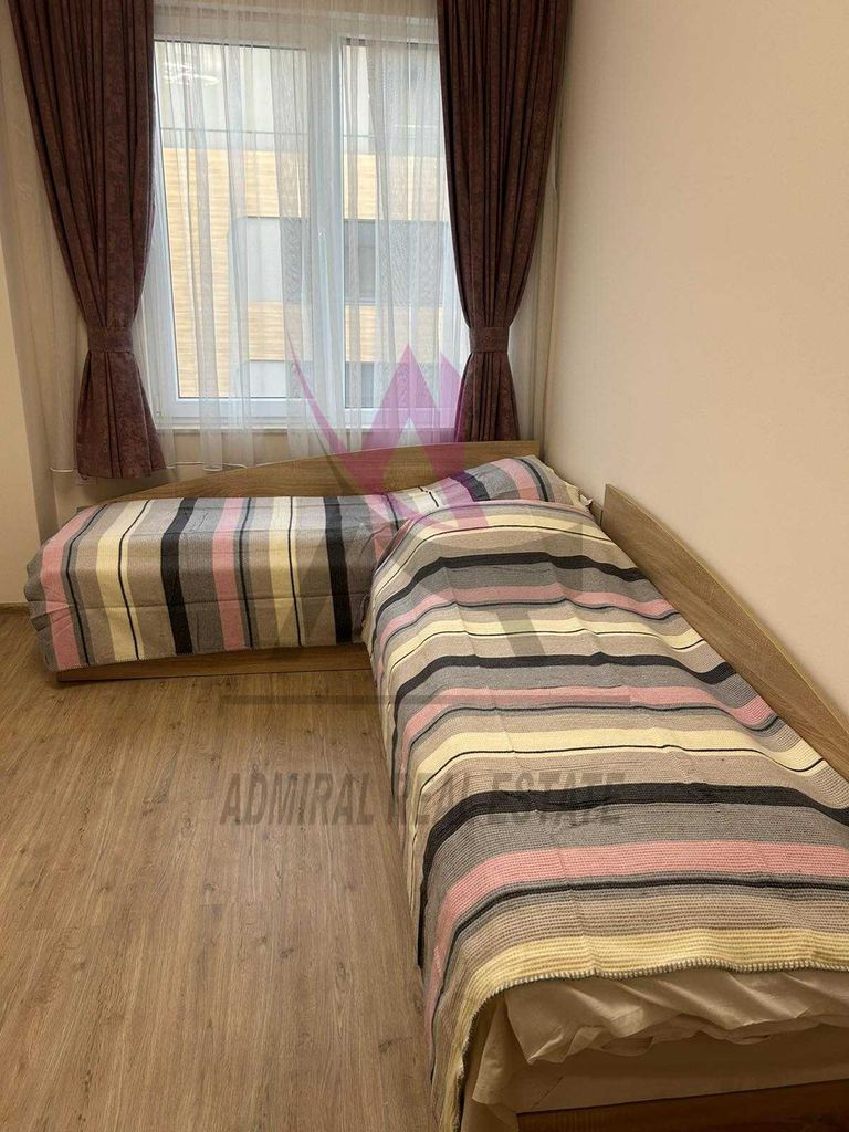 Дава се под наем Тристаен апартамент в Варна, Бриз - 90 кв.м за 1300 € - Снимка #3