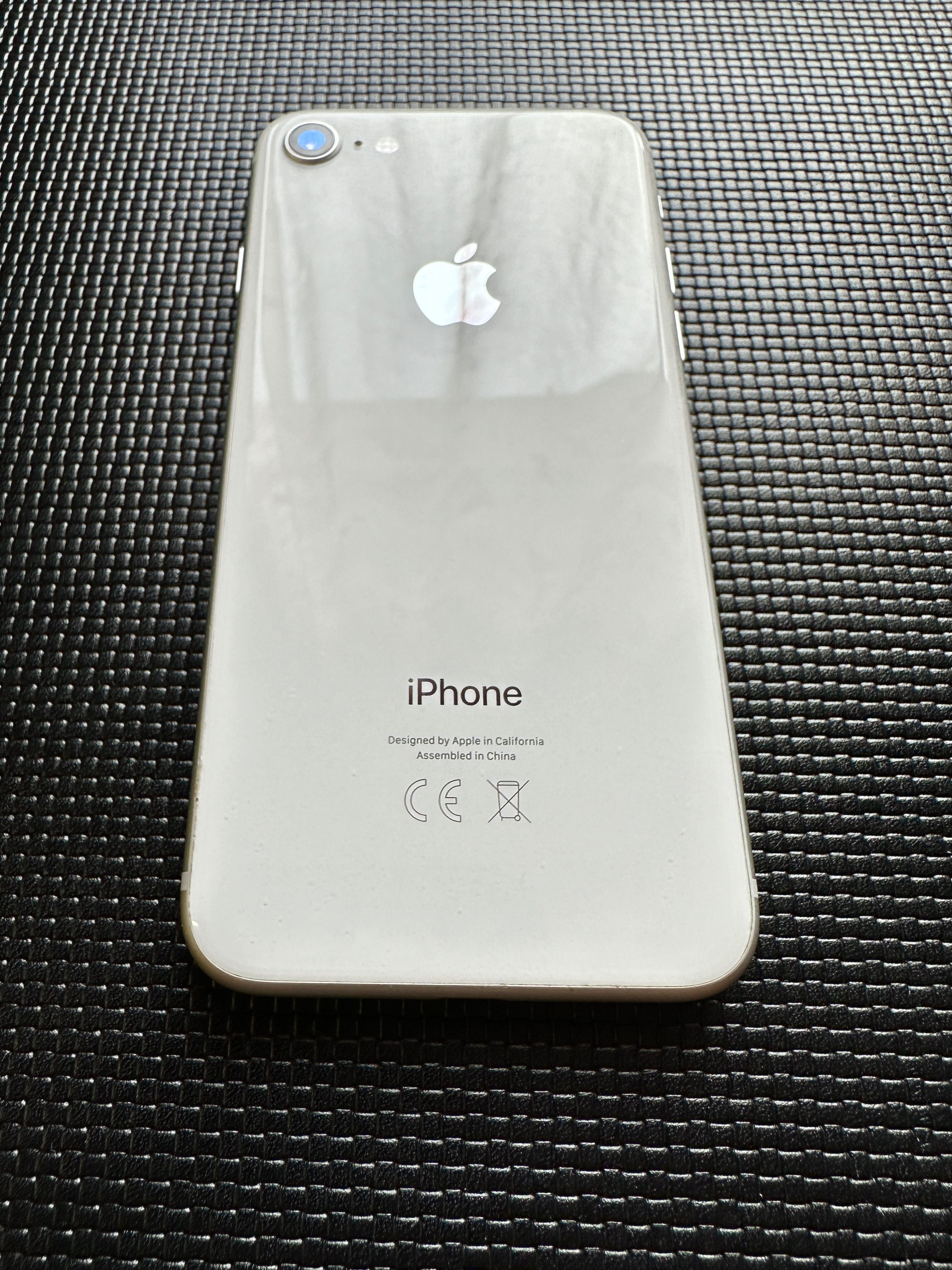 iPhone 8 White - Nou 10/10 / 64 Gb / Neverlocked / 100% Baterie