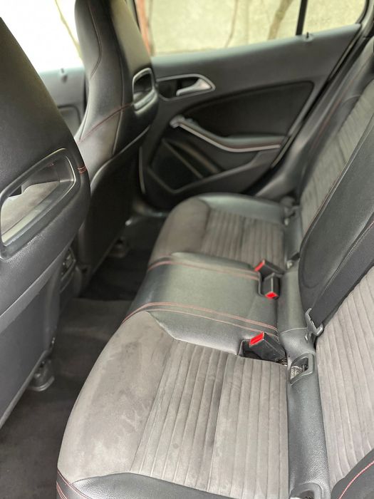 Vând Mercedes Benz Gla200CDI 2015 !!! Nu accept schimburi !!!