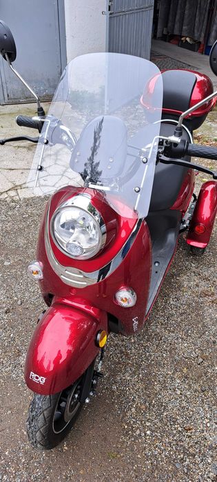 Tricigleta electrica de vanzare  cumparat acuma 3 luni