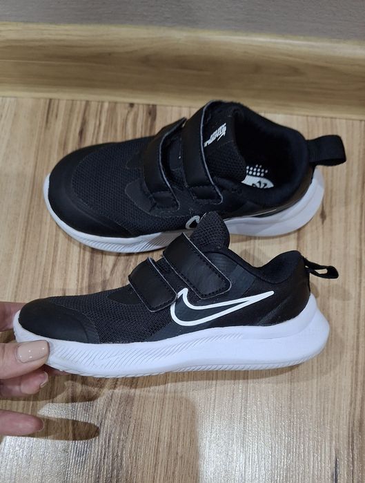 Оригинални маратонки Nike 26