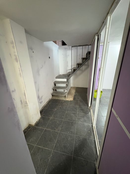 Офис на два етажа