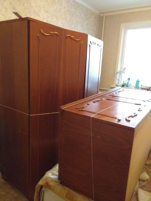 Шкаф с антоисолью