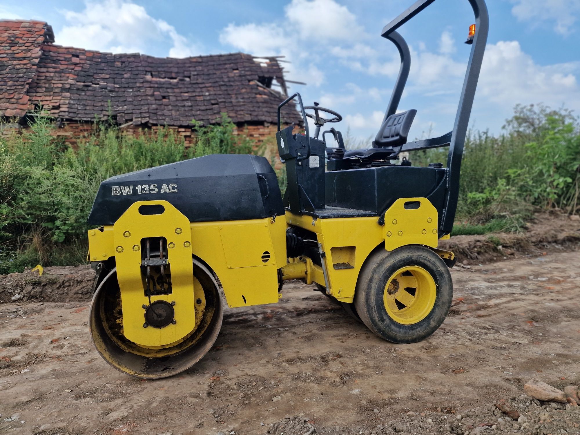 Inchiriere Cilindru compactor 3.5 tone