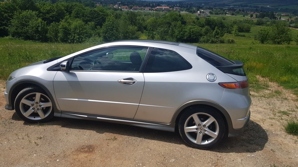 Продавам "HONDA " sivic type S