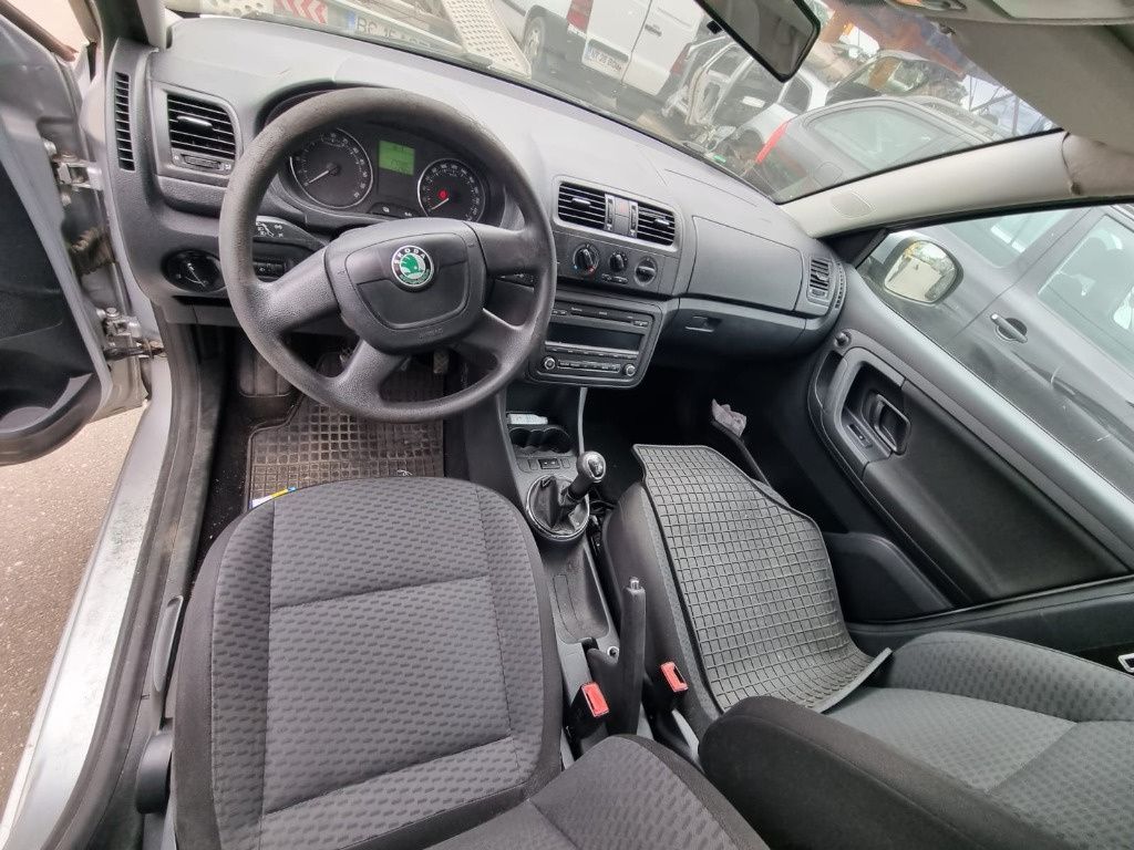 Dezmembrez Skoda Fabia 2 motor 1.6TDI 75cp CAYA dezmembrari  cutie viteze manuala 5+1 trepte