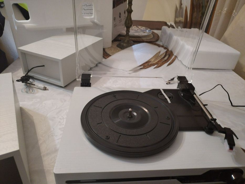 Грамофон Udreamer, грамофон с вградени високоговорители и Bluetooth