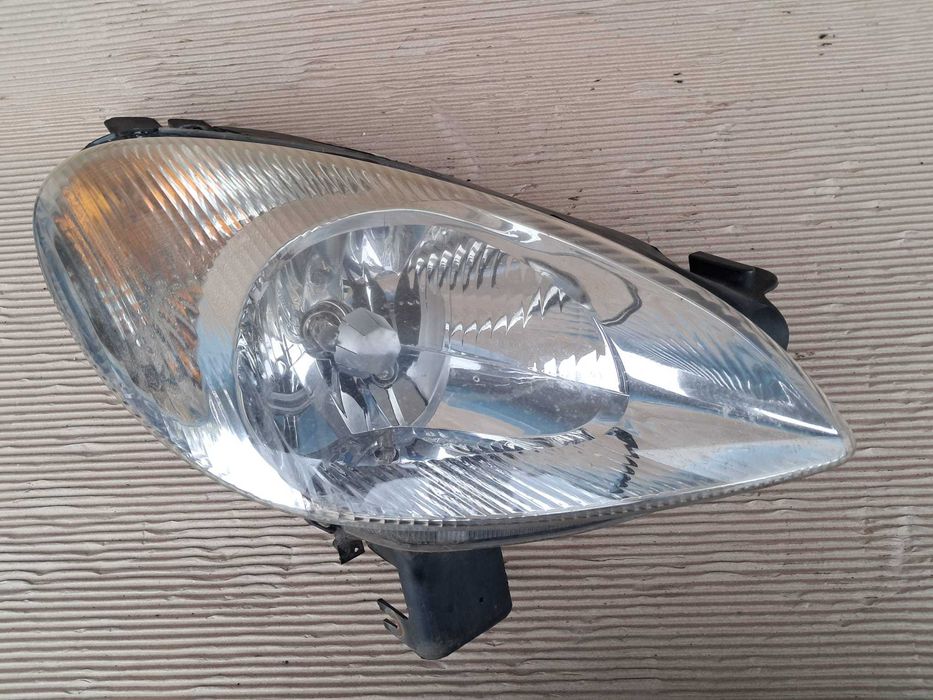 Citroen Xsara Picasso, parbriz original, far faruri complete.