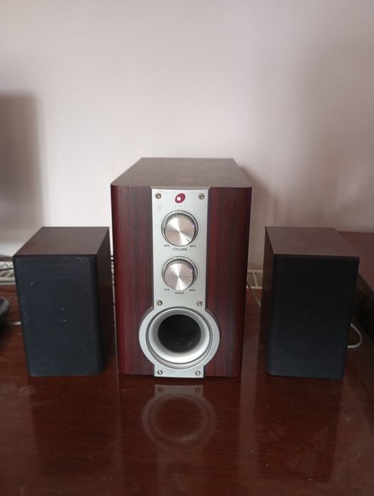 Unitate centrala PC cu tastatura +/- sistem audio