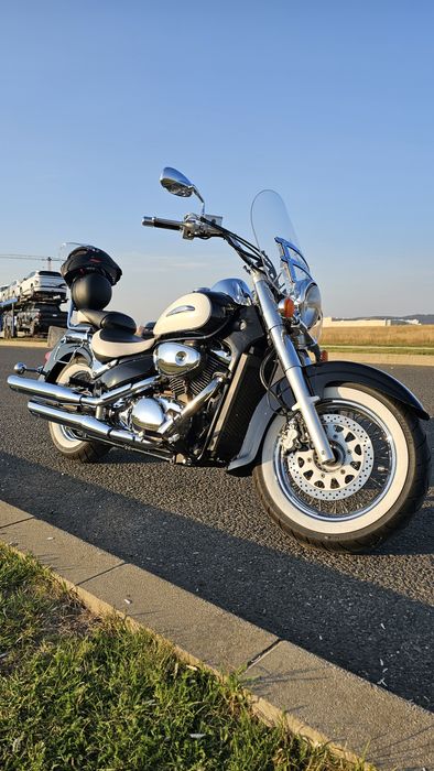 Motocicleta Suzuki intruder VL800 Volusia