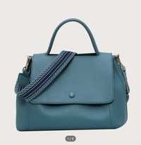 Синя чанта