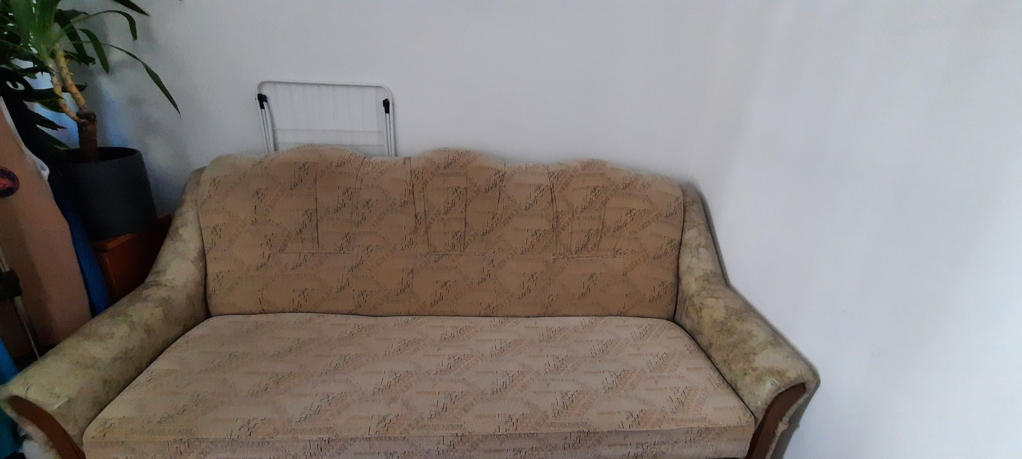 Canapea 3 locuri extensibilă