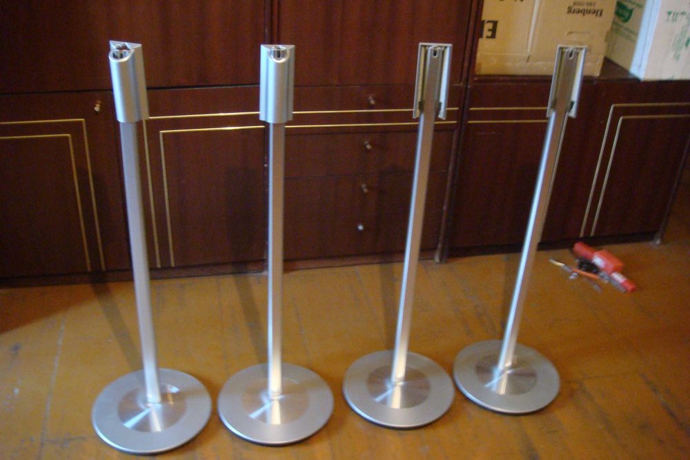 Продам подставки для колонок или поменяю на пластинки или CD диски