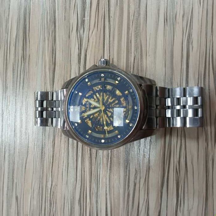 Наручные механические часы