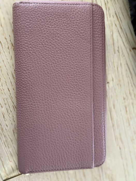 Нов портфейл Ted Baker