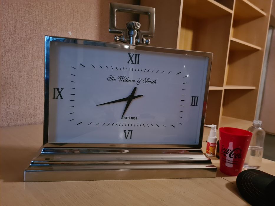 Продам часы настольные