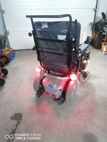 Cărucior electric pentru persoane cu handicap