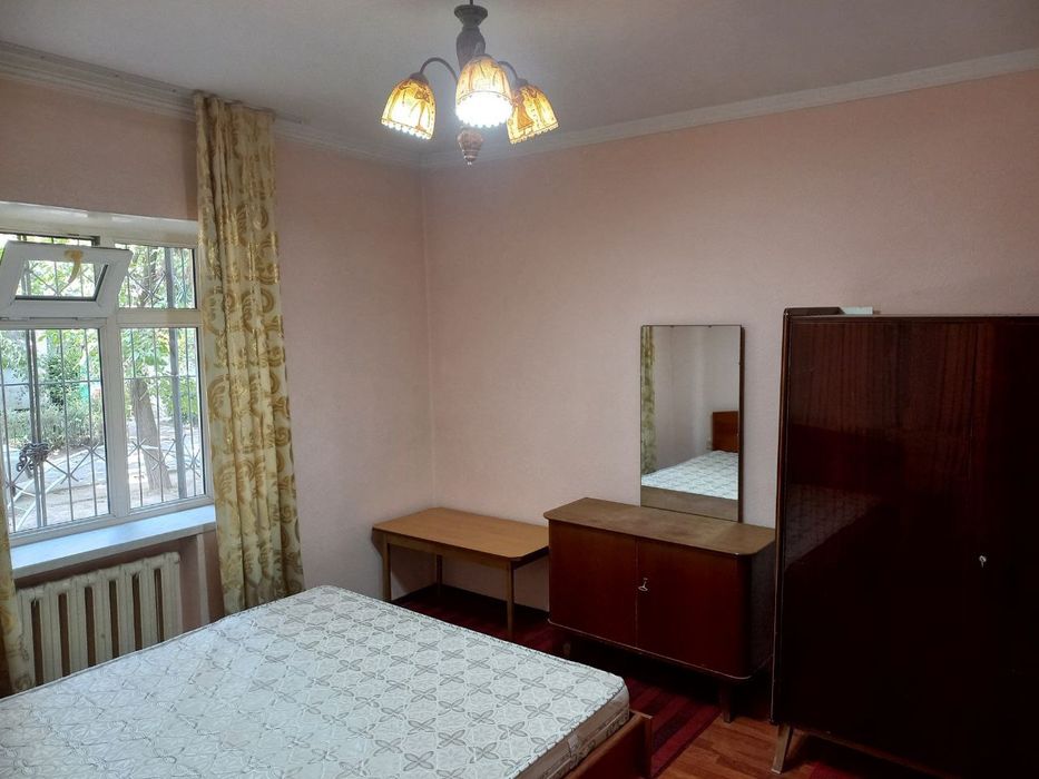 Аренда Метро Шахристанская 2 х комн.с обстановкой.