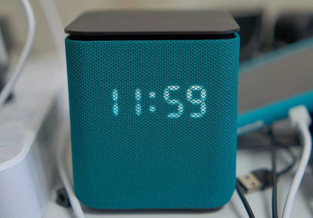 ПРОДАМ Умная колонка Яндекс Станция Миди 24Вт / Практический НОВОЕ.