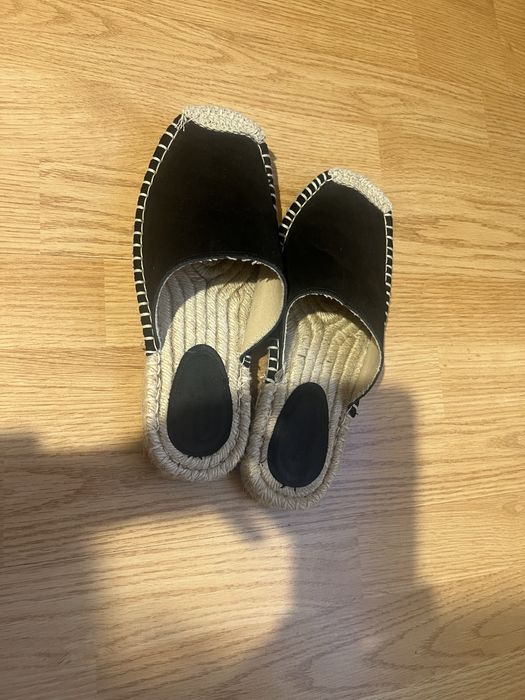 Saboti din piele intoarsa Oysho