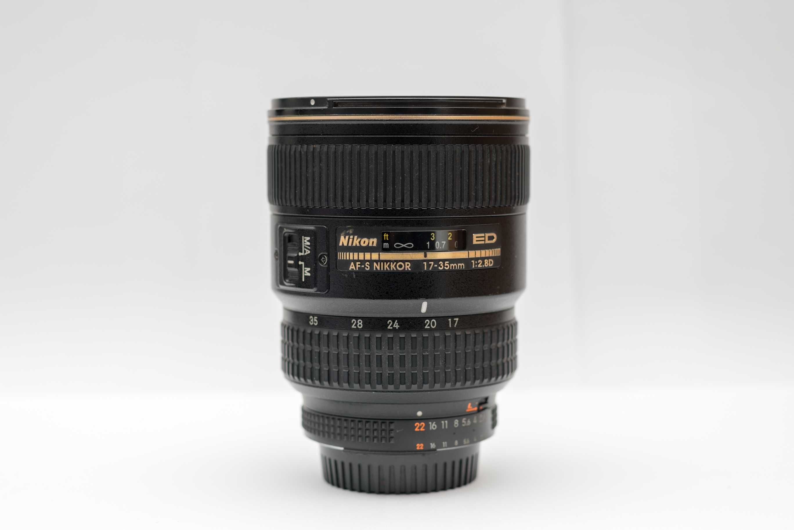 Obiectiv Nikon 17-35, f 2.8, cu focus manual (auto focus defect)