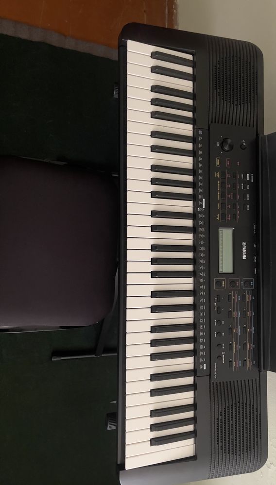 Sintezator yamaha psr E 273. Yangidek (как новый)