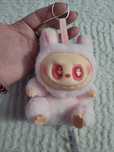 Papusa Labubu  Have a seat