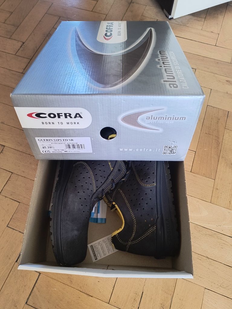 Чисто нови, лятни, работни обувки COFRA, No45.