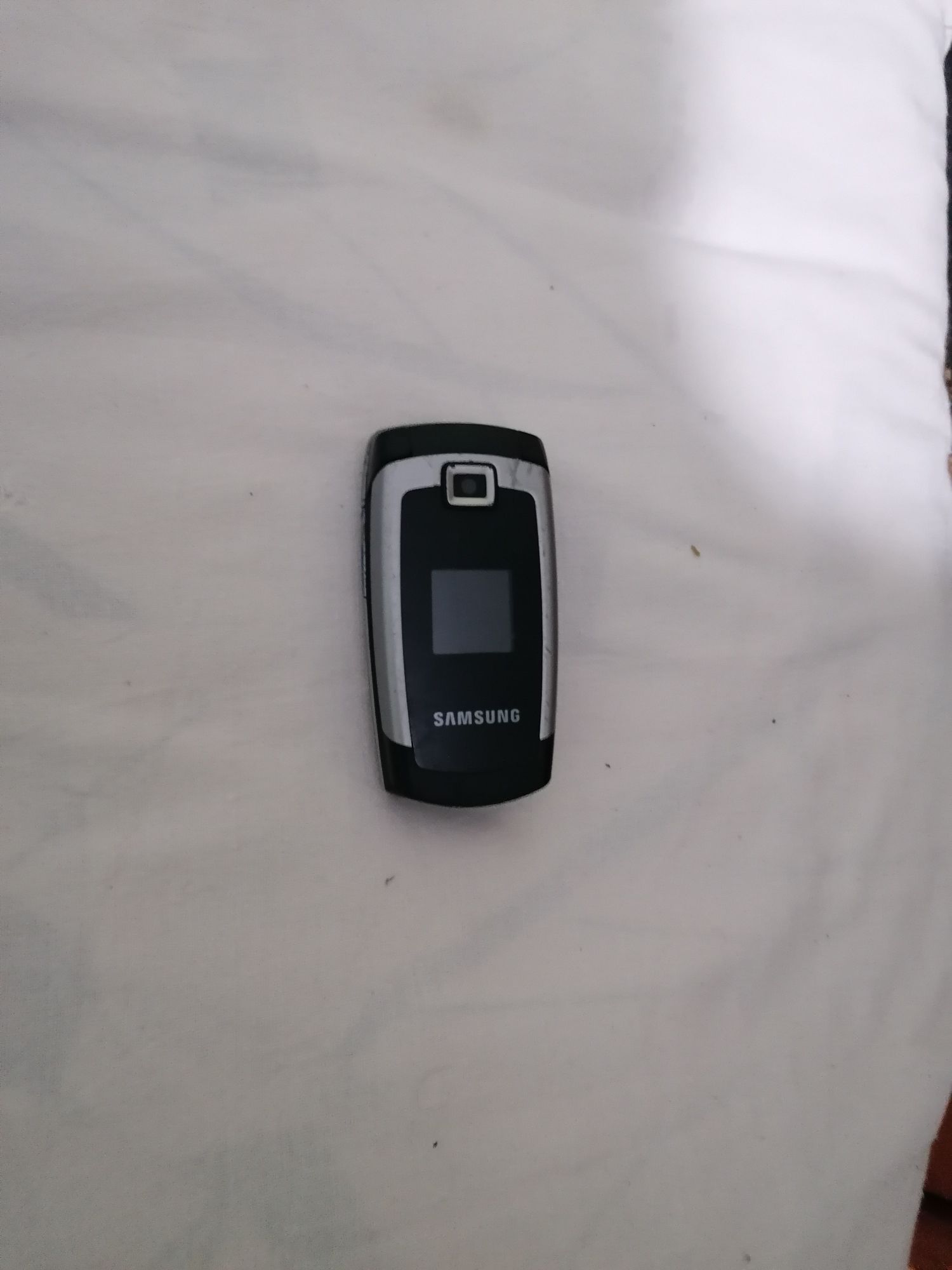 Vând Samsung x680 liber de rețea trimit și prin curier sau posta
