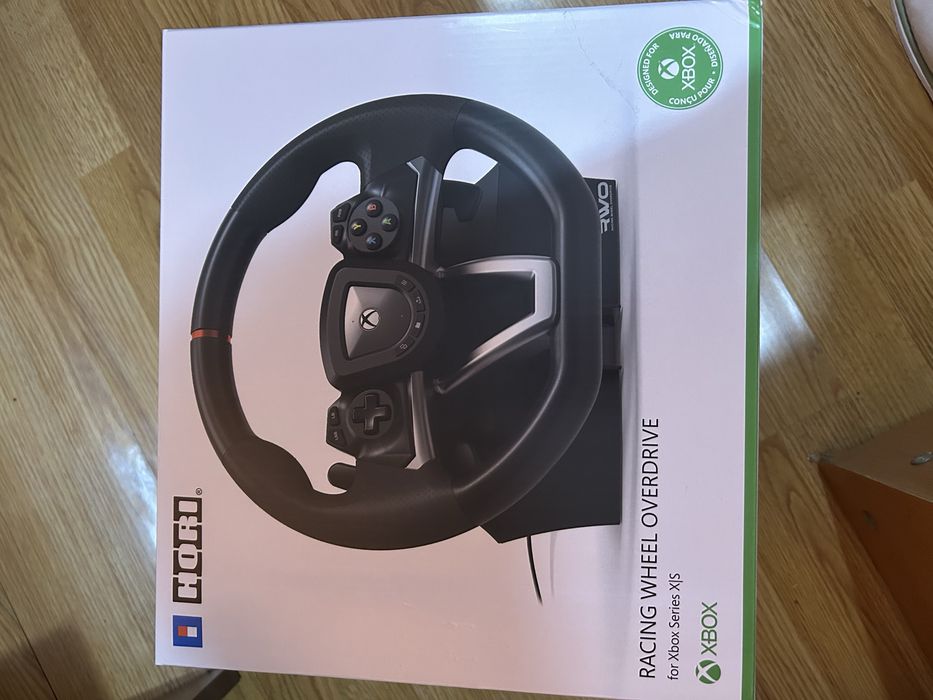 Volan gaming cu pedale pentru Xbox si Pc