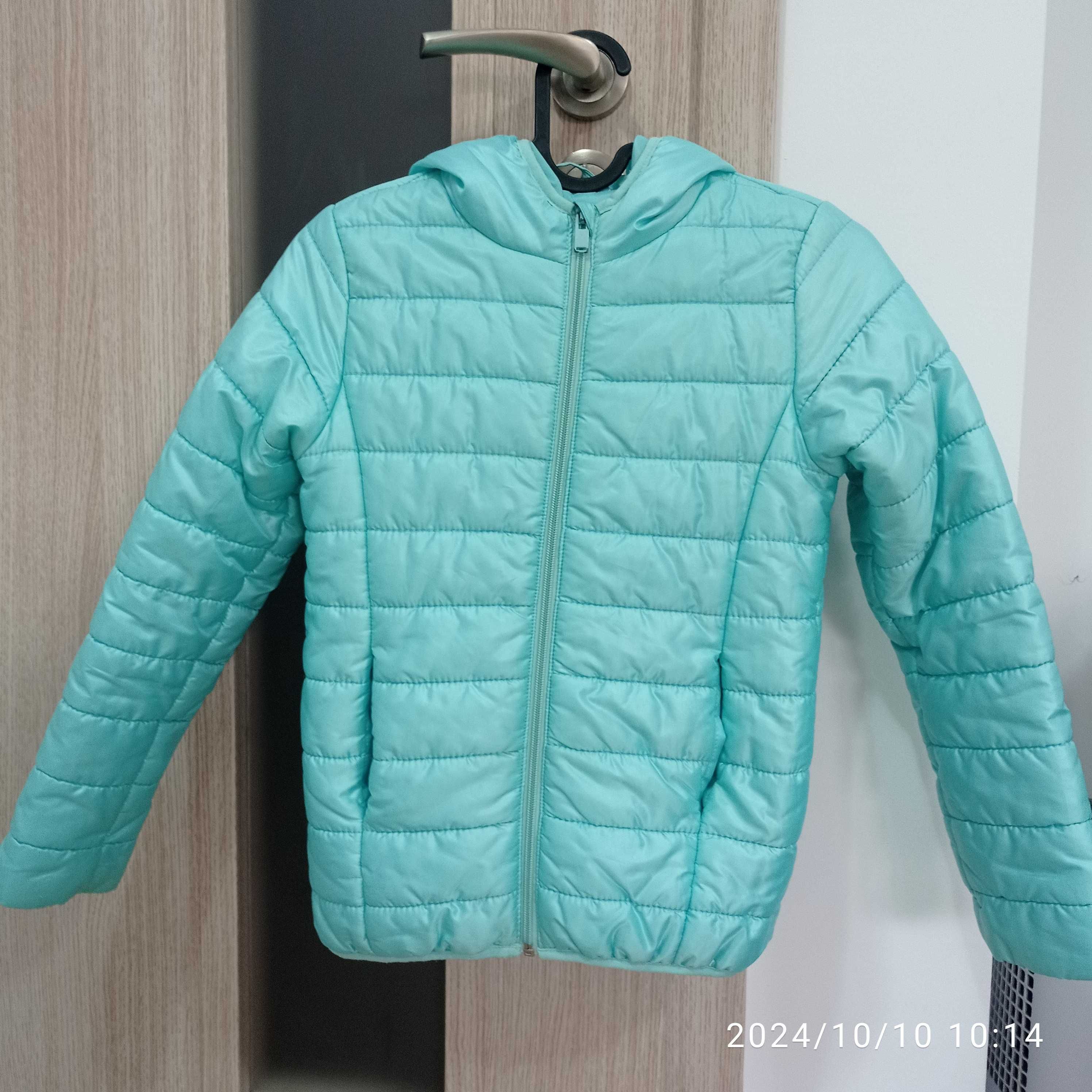 Продавам детско яке LC WAIKIKI за момиче