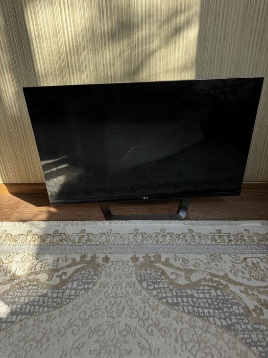 LG телевизор 2012