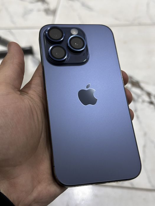 Iphone 15 pro dark blue nok