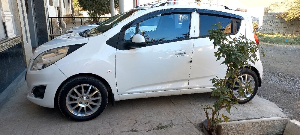 Шевролет спарк сотилади