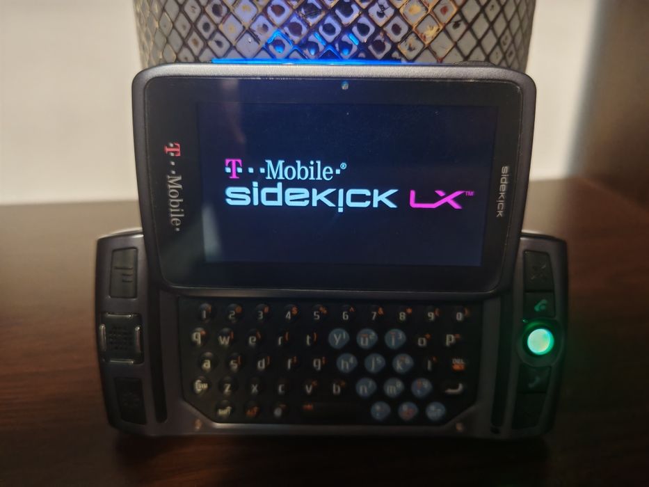 Telefon Sharp Sidekick LX Danger PV300 T Mobile cu incarcator