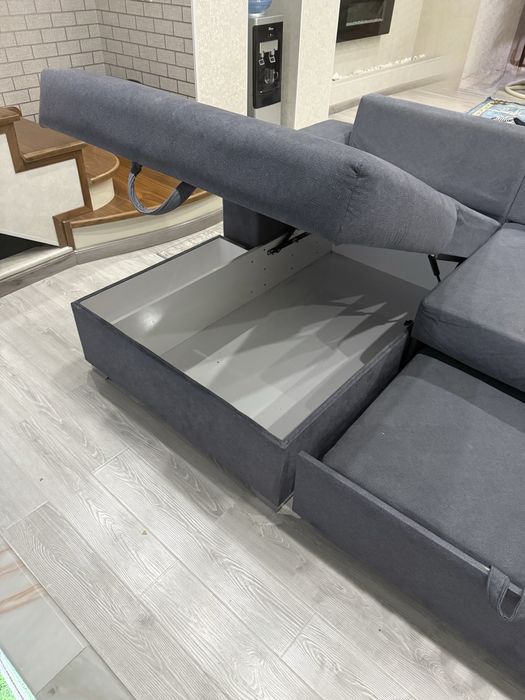 Диван Г образный