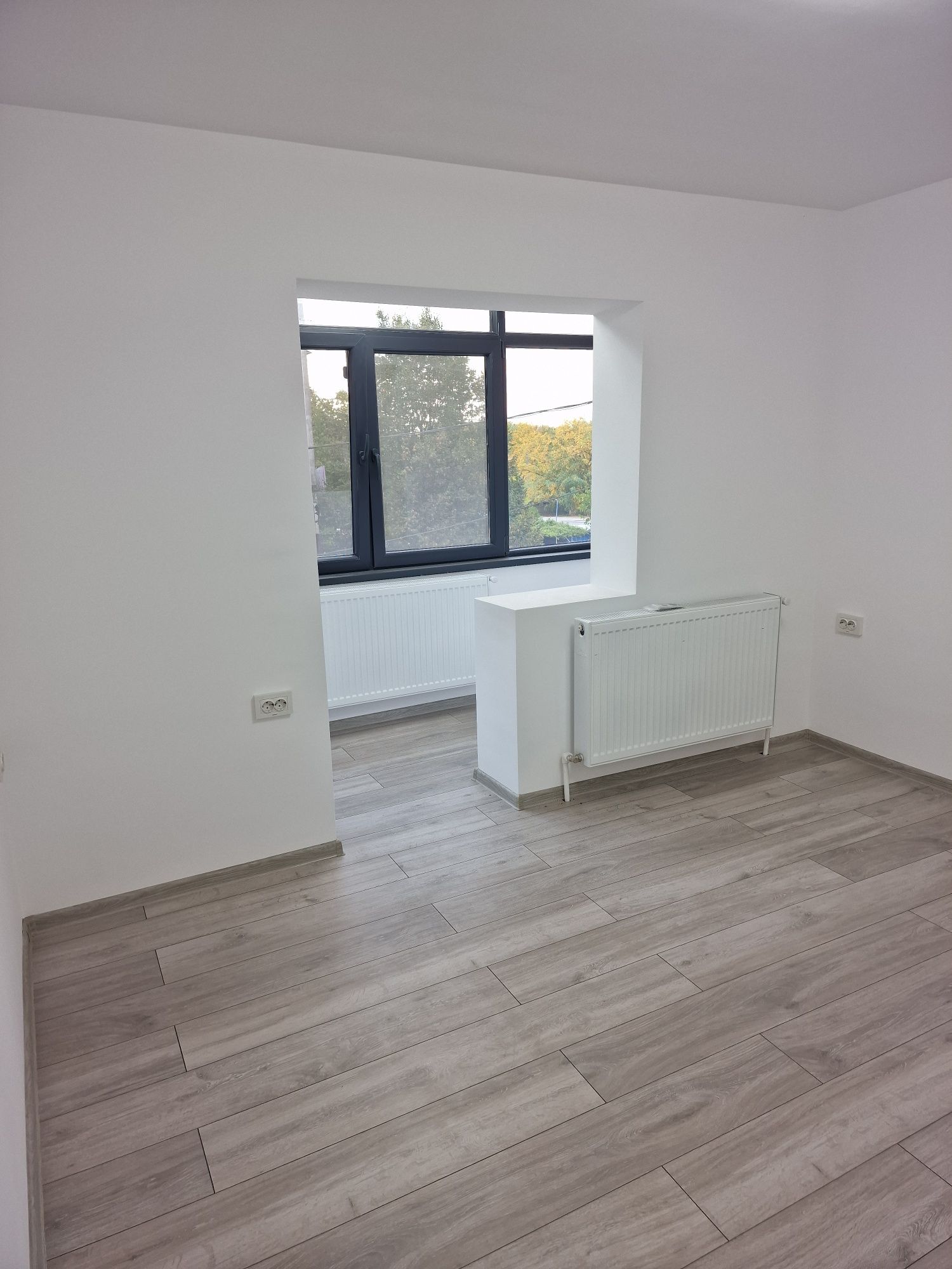 Apartament 3 camere de vânzare