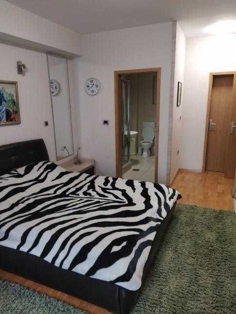 Дава се под наем Двустаен апартамент в Бургас, Братя Миладинови - 56 кв.м за 204 € - Снимка #3