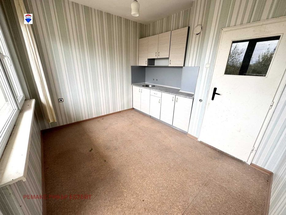 Продава се Двустаен апартамент в с. Червена вода, Област Русе - 63 кв.м за 523 €/кв.м - Снимка #4