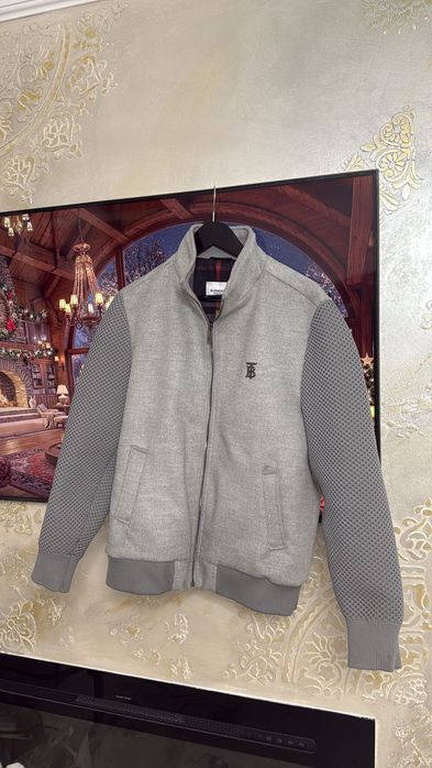 Geacă Burberry groasă pentru iarnă . Calitate premium