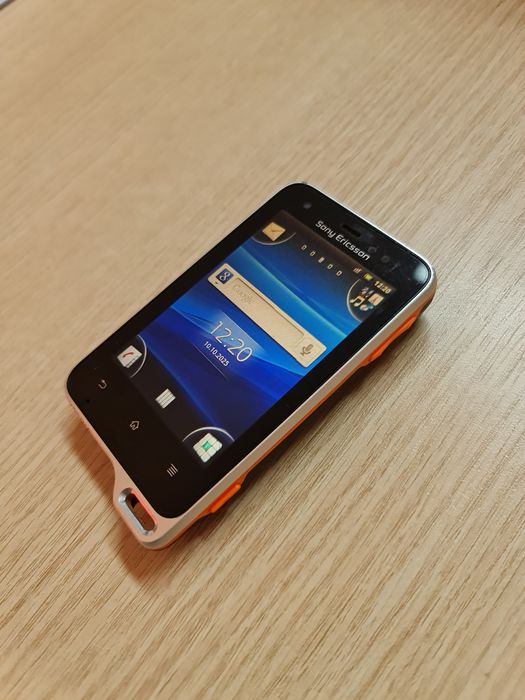 Telefon rar Sony Ericsson ST17I Xperia Activ Outdoor Orange necodat!