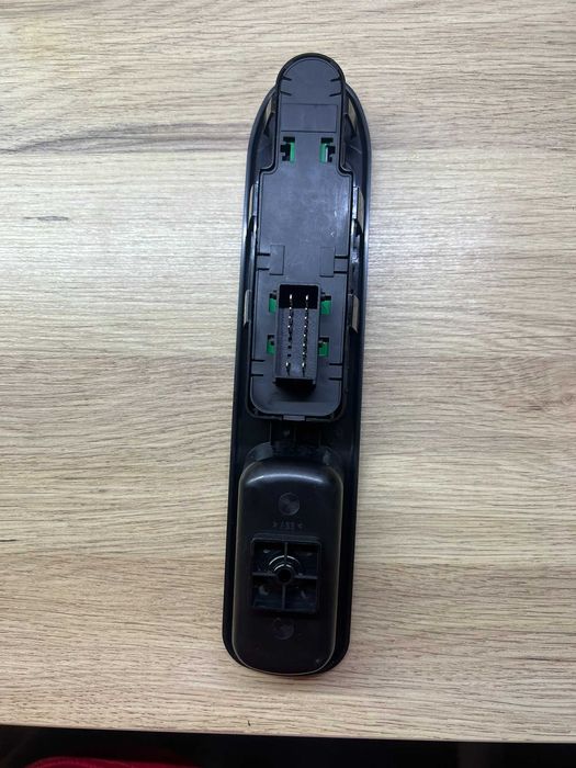 Панел бутони ел стъкла PEUGEOT 207,CITROEN C3 Picasso