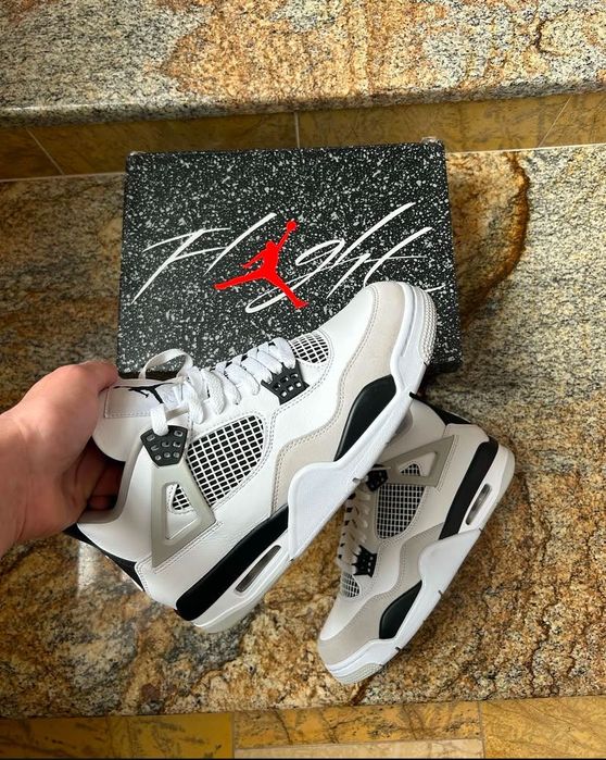 Jordan 4 Military black